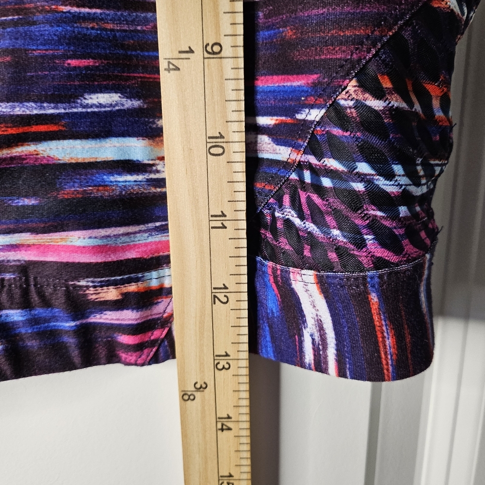 Peloton Sports Bra Size M High Neck Keyhole Back Purple Multicolor Athleisure - Picture 9 of 9